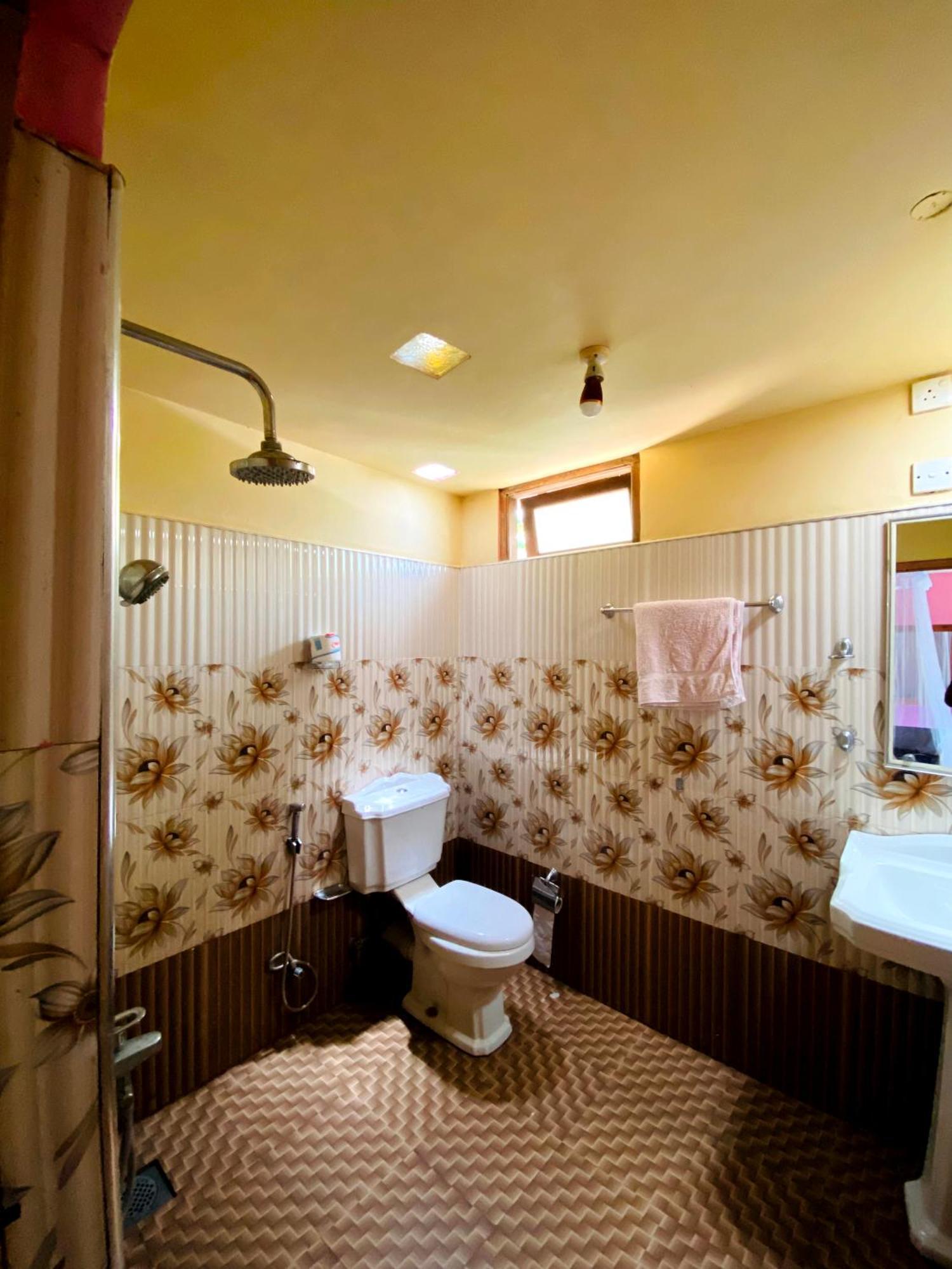 Omi Relax Inn 埃拉 外观 照片
